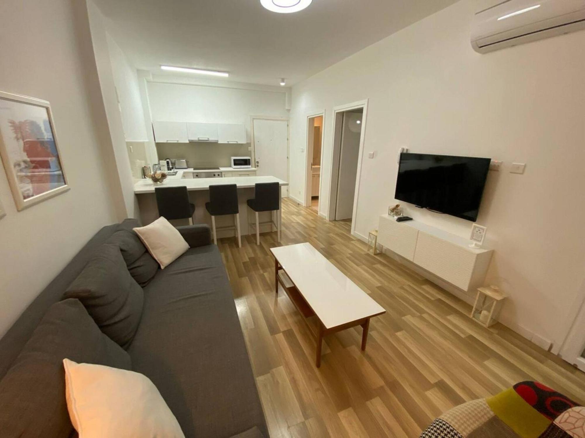Seabreeze City Center Flats By Trulycyprus ลิมาซอล ภายนอก รูปภาพ