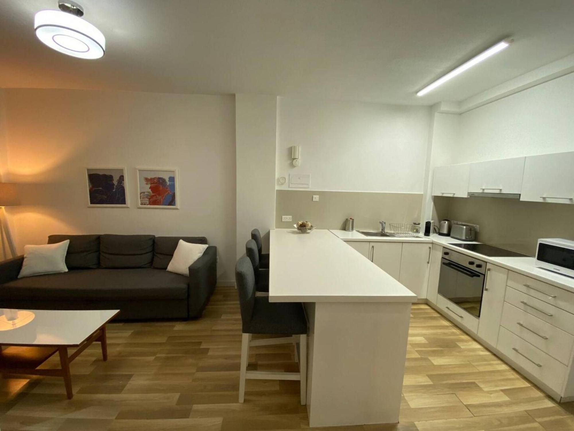 Seabreeze City Center Flats By Trulycyprus ลิมาซอล ภายนอก รูปภาพ