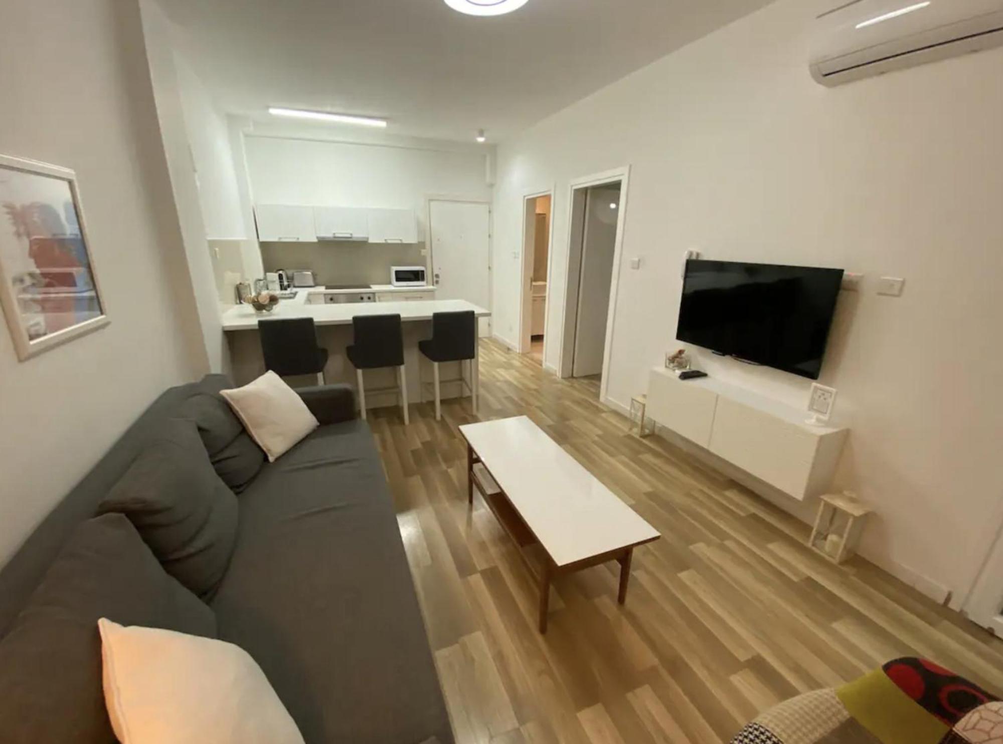 Seabreeze City Center Flats By Trulycyprus ลิมาซอล ภายนอก รูปภาพ