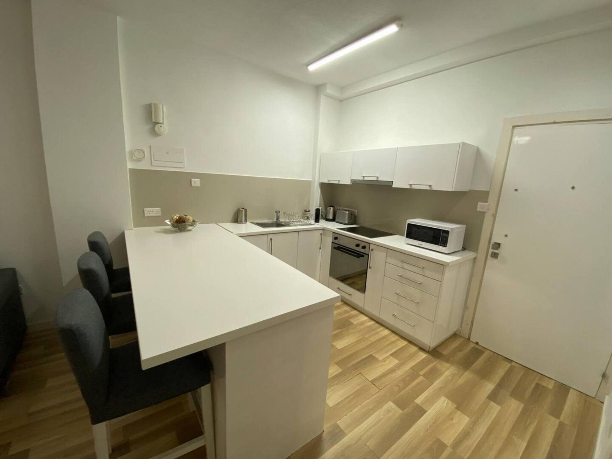 Seabreeze City Center Flats By Trulycyprus ลิมาซอล ภายนอก รูปภาพ