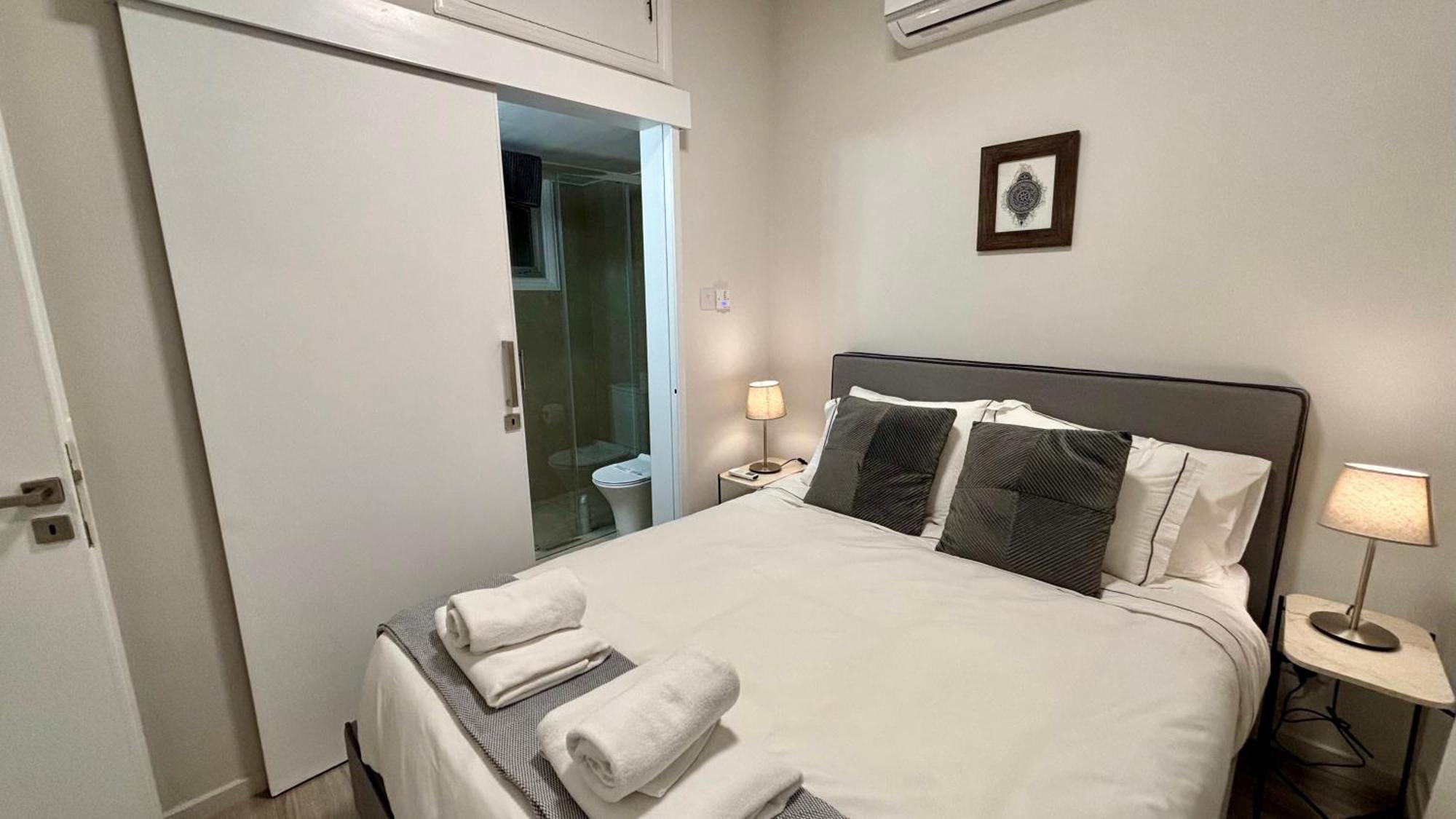 Seabreeze City Center Flats By Trulycyprus ลิมาซอล ภายนอก รูปภาพ