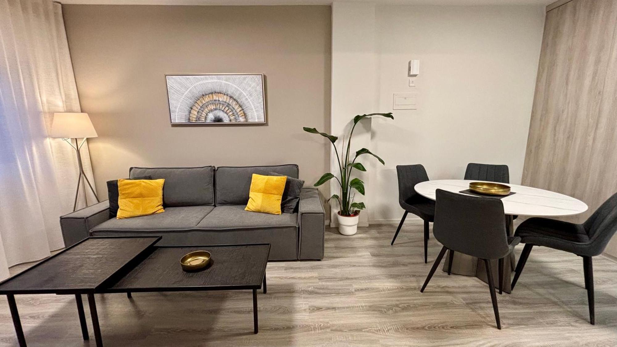 Seabreeze City Center Flats By Trulycyprus ลิมาซอล ภายนอก รูปภาพ