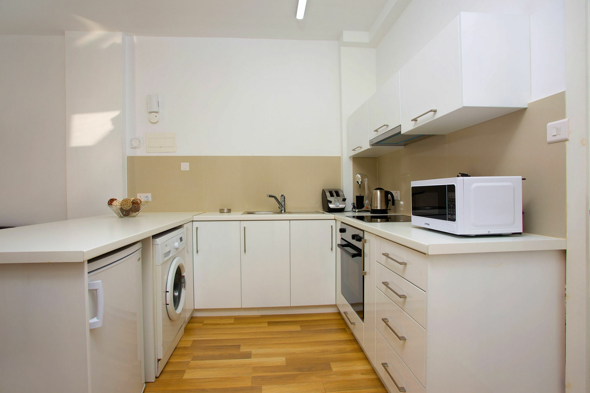 Seabreeze City Center Flats By Trulycyprus ลิมาซอล ภายนอก รูปภาพ